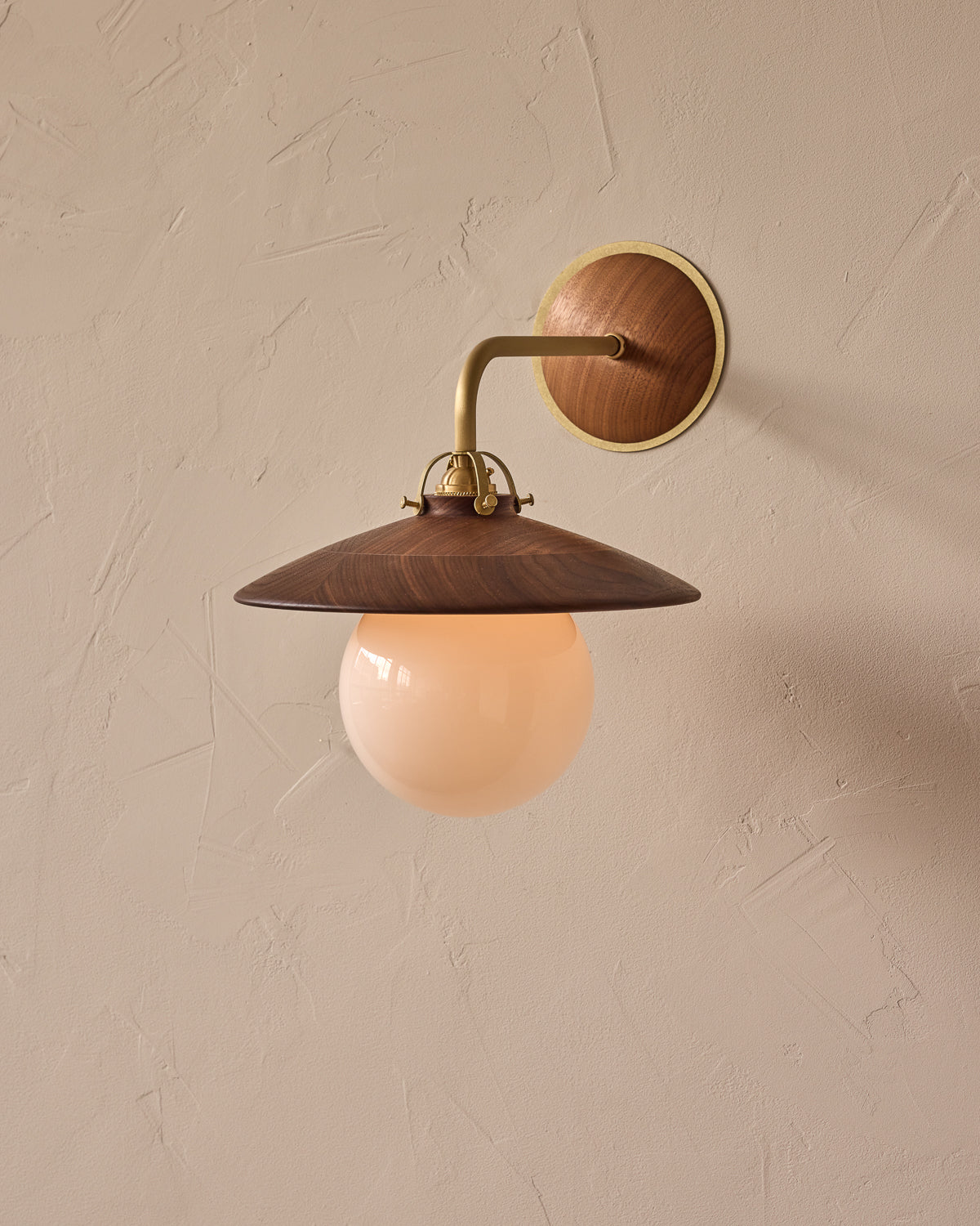 #shade-finish_black walnut
#metal-finish_satin brass
#globe_milk glass