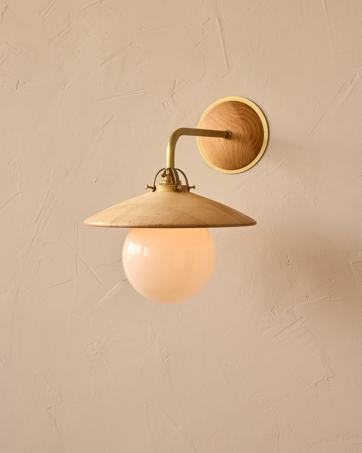 #shade-finish_natural maple
#metal-finish_satin brass
#globe_milk glass