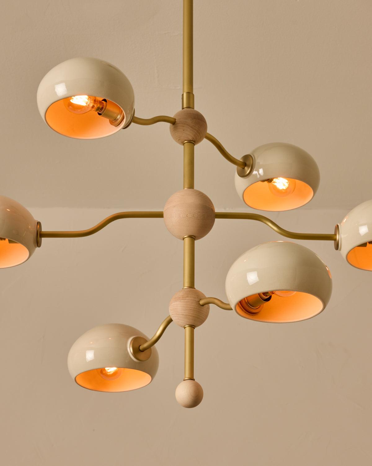 #shade-color_cream #Metal-+-Wood-Finish_Satin Brass / Clear Maple