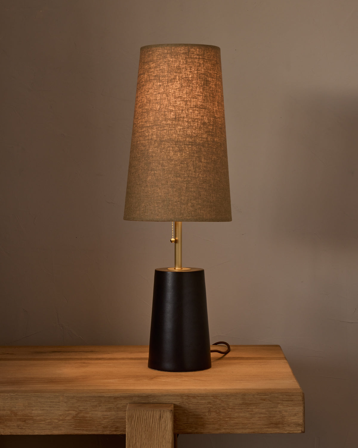 #ceramic-finish_ebony ceramic #shade-color_flax linen