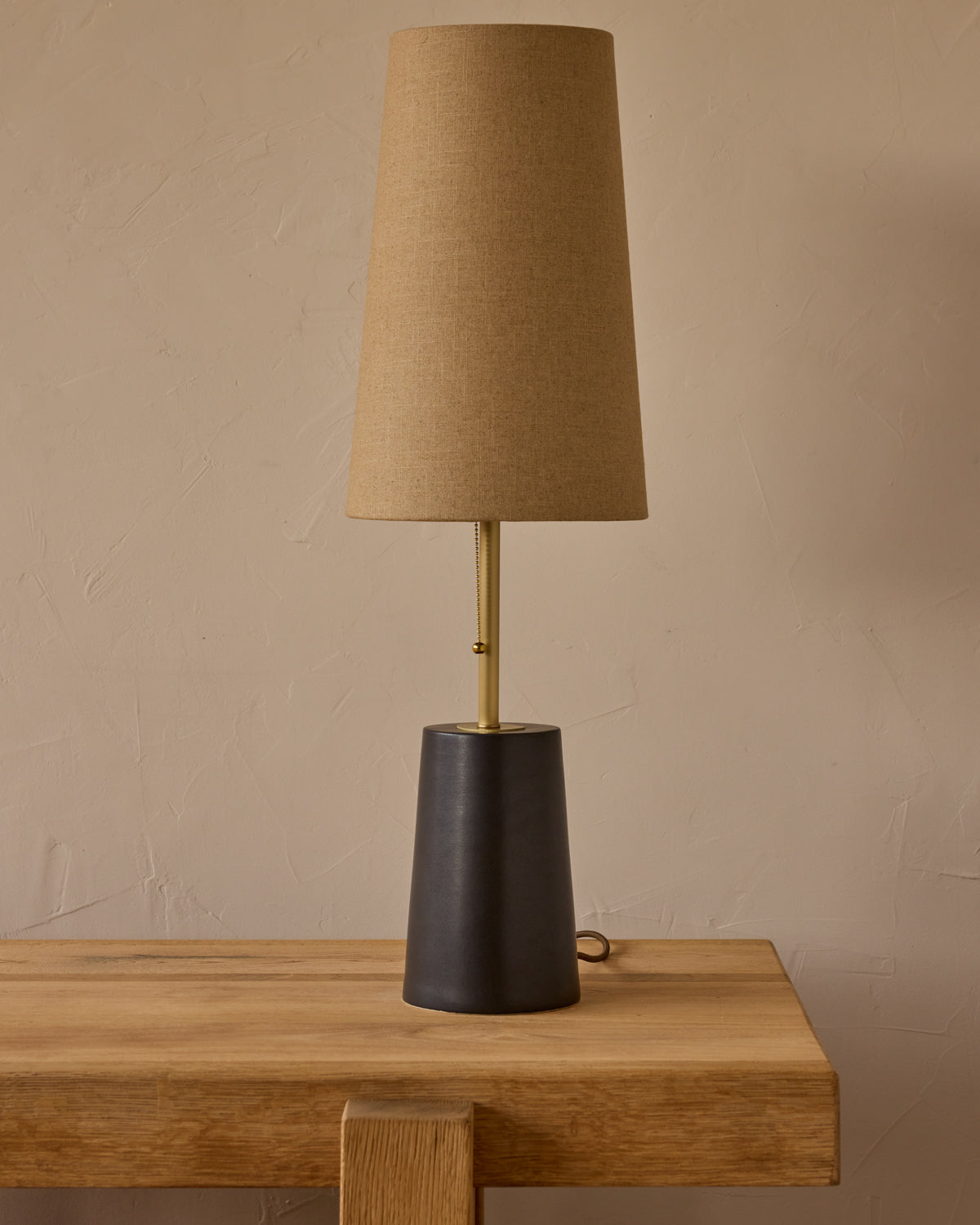 #ceramic-finish_ebony ceramic #shade-color_flax linen