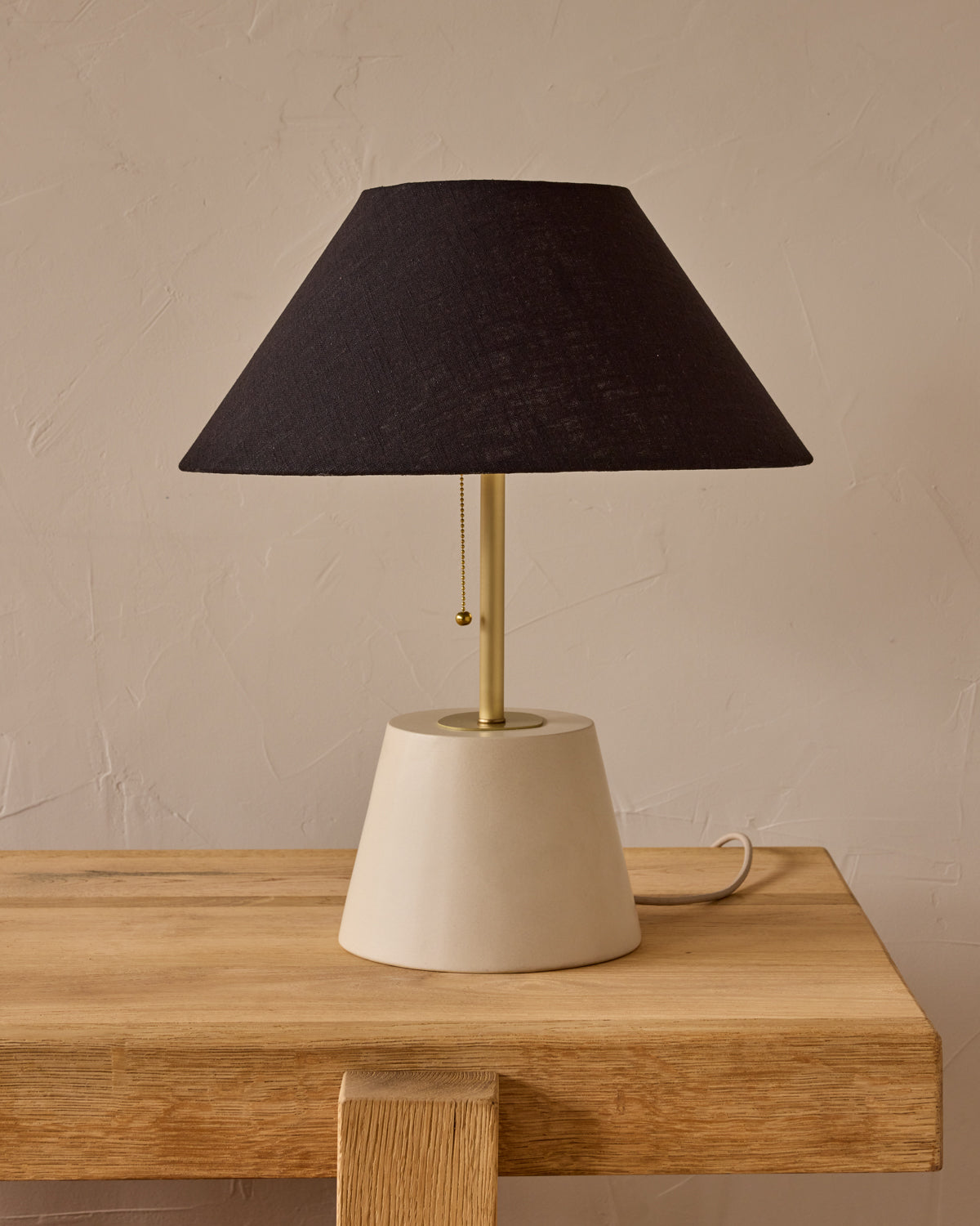 #ceramic-finish_dogwood ceramic #shade-color_black linen