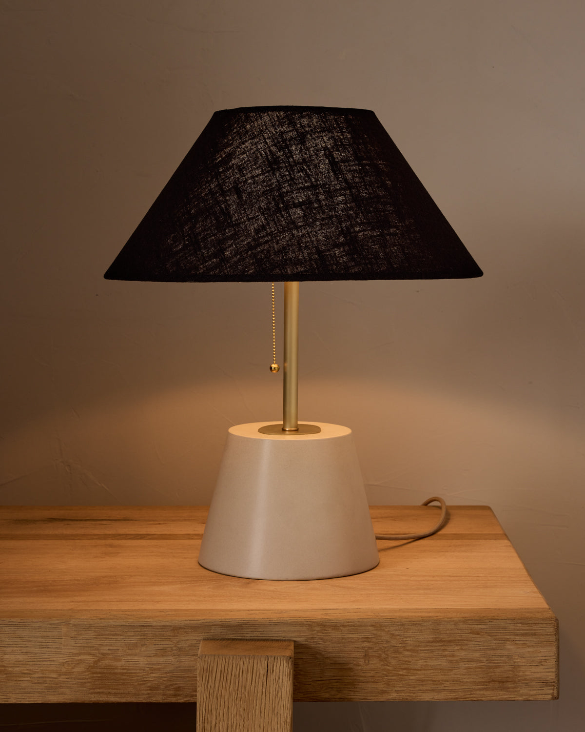 #ceramic-finish_dogwood ceramic #shade-color_black linen