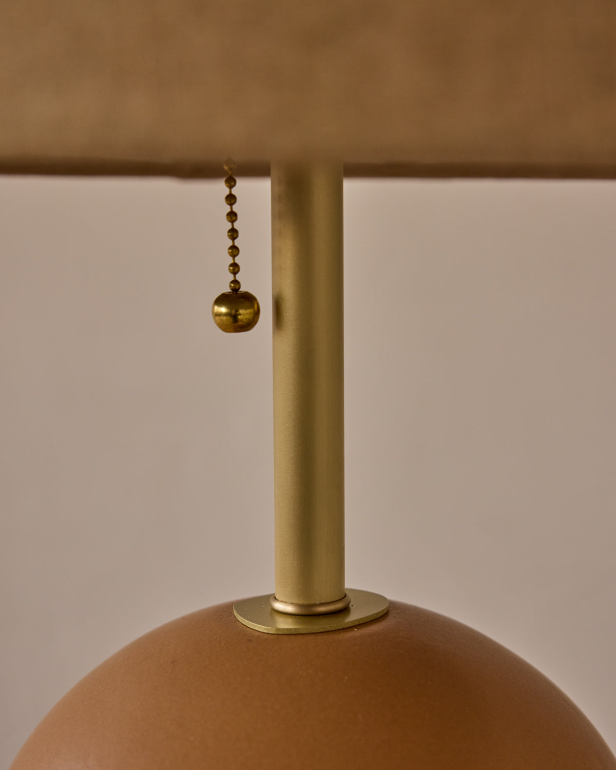 #ceramic-finish_chestnut ceramic #shade-color_flax linen