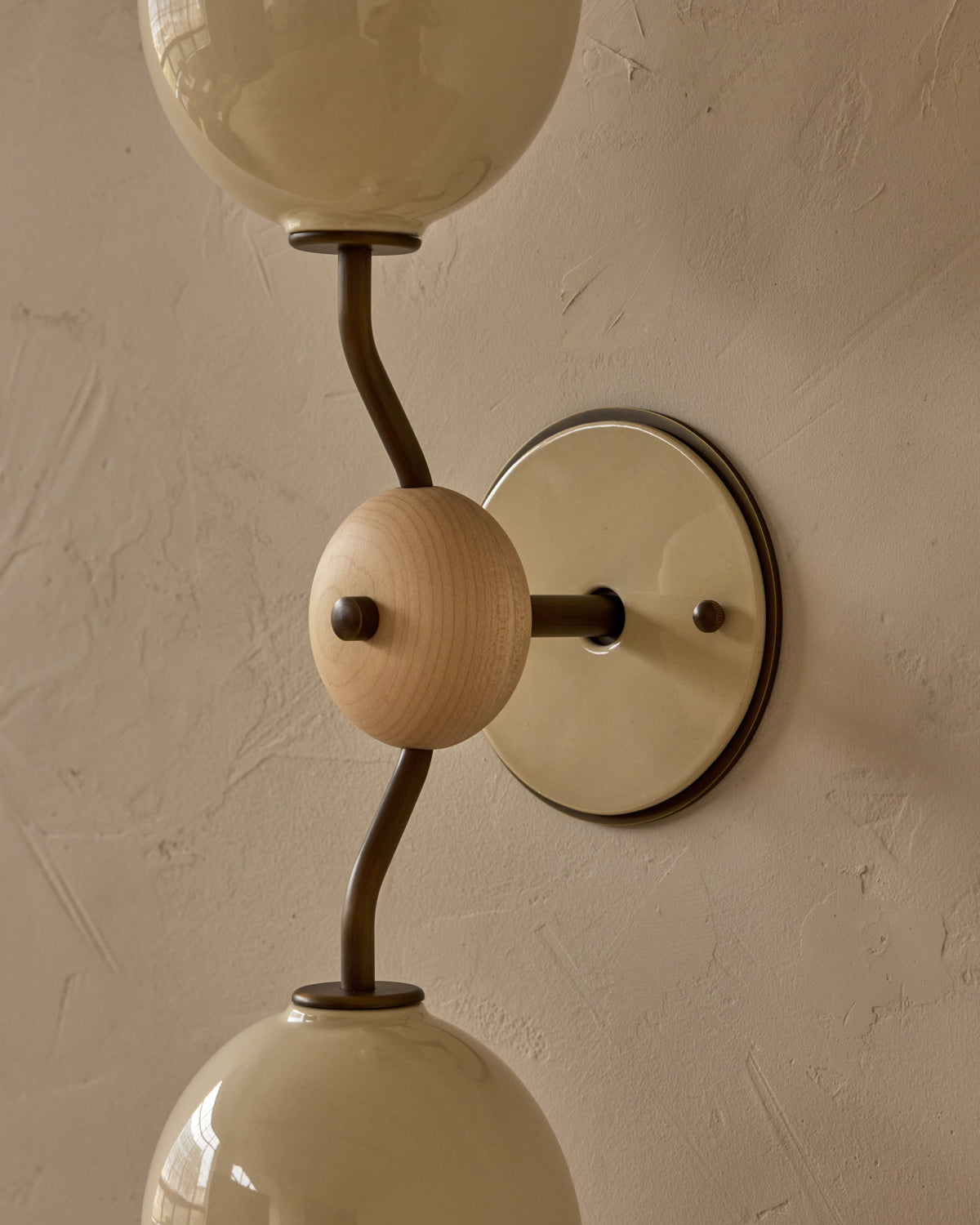 #ceramic-finish_cream #metal-finish_antique brass #wood-finish_clear maple