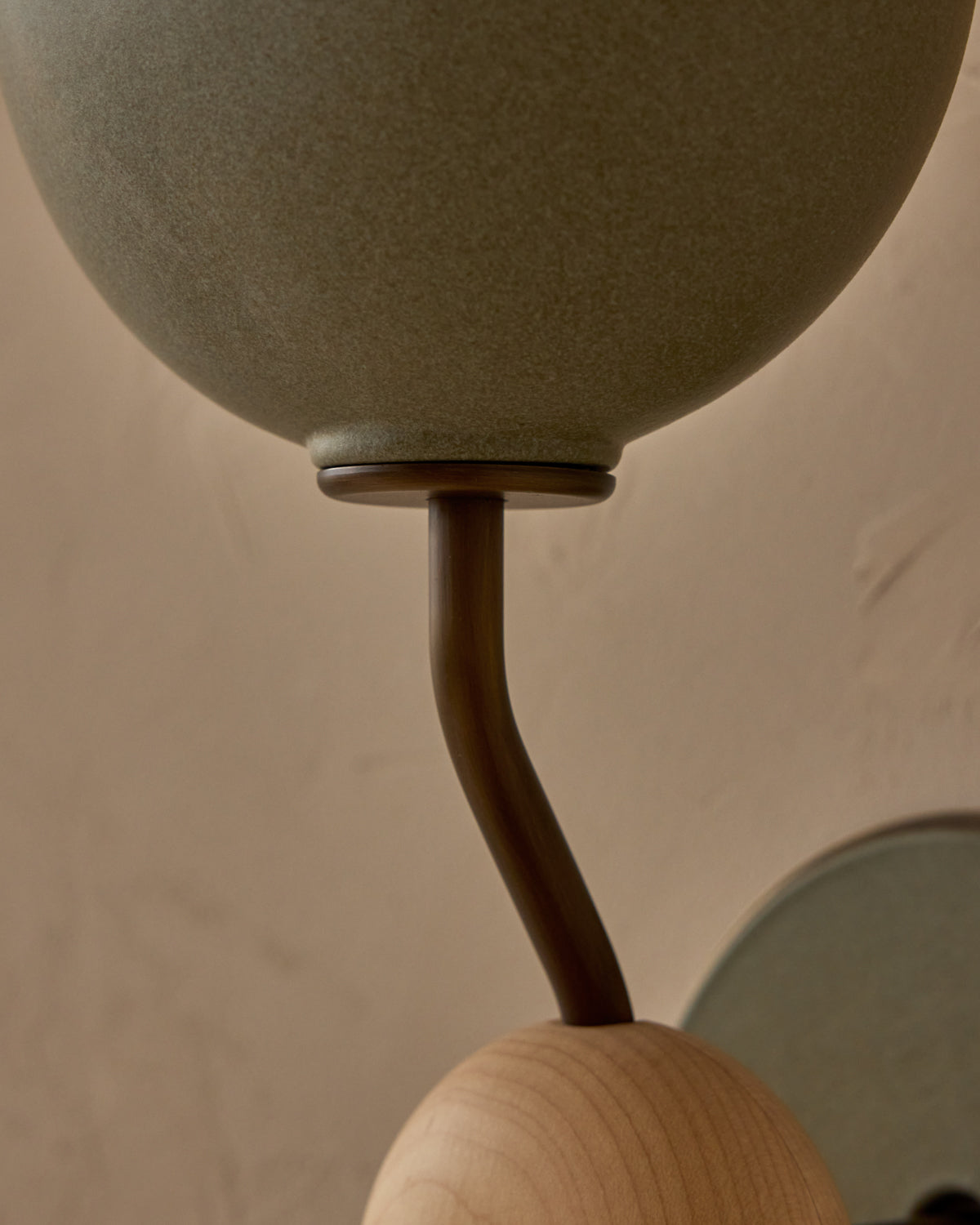 #ceramic-finish_olivine #metal-finish_antique brass #wood-finish_clear maple
