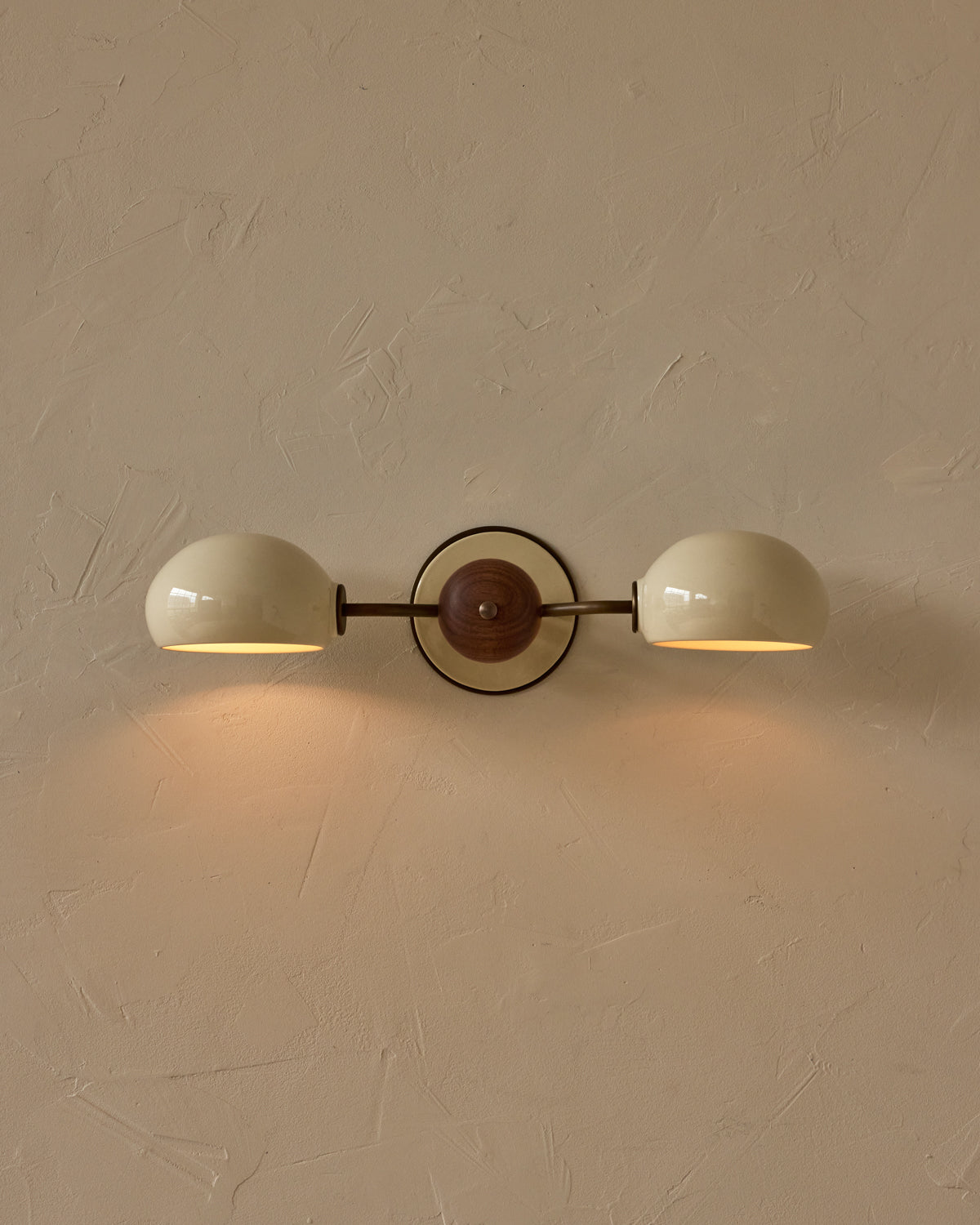 #ceramic-finish_cream #metal-finish_antique brass #wood-finish_black walnut
