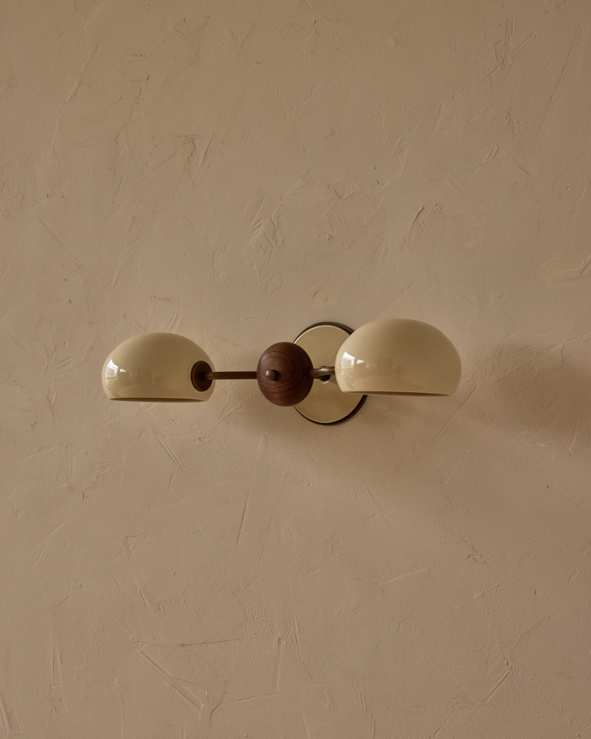 #ceramic-finish_cream #metal-finish_antique brass #wood-finish_black walnut