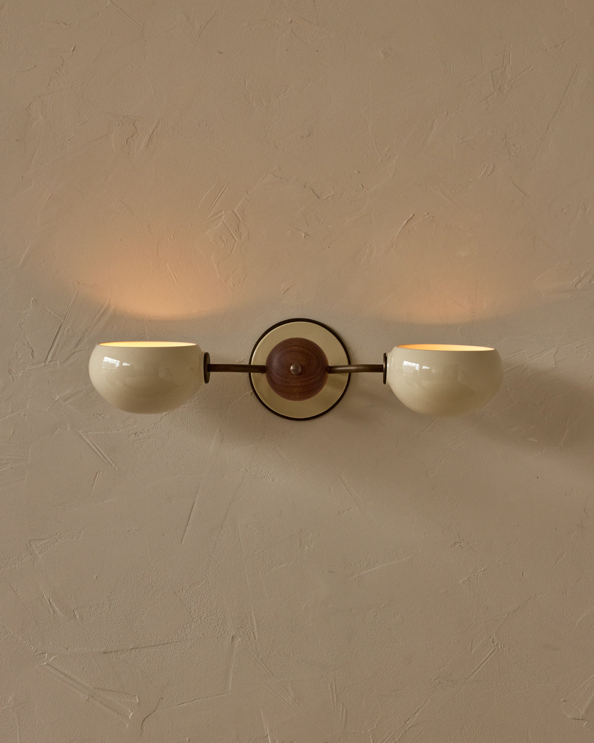 #ceramic-finish_cream #metal-finish_antique brass #wood-finish_black walnut