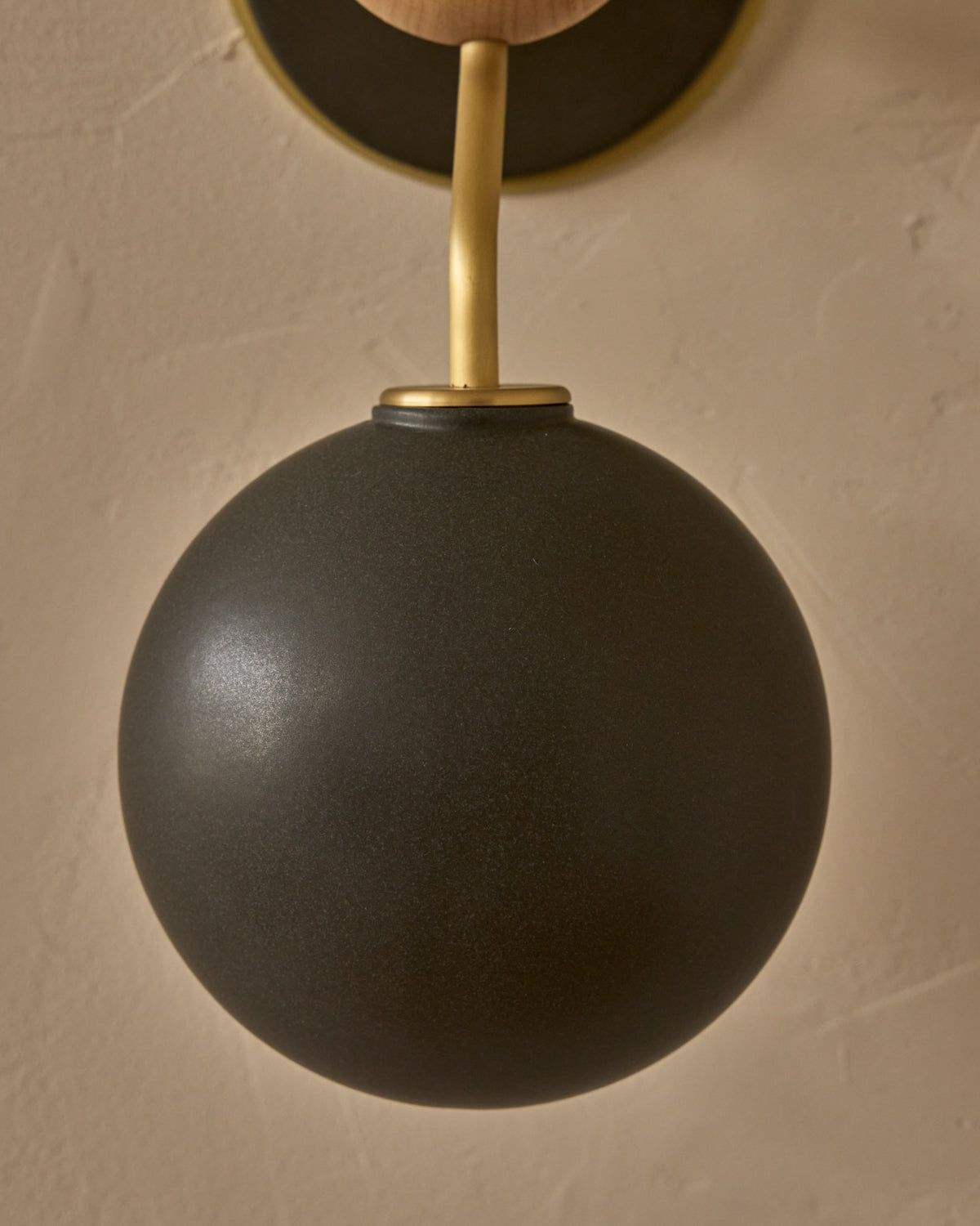 #ceramic-finish_almost black #metal-finish_satin brass #wood-finish_clear maple