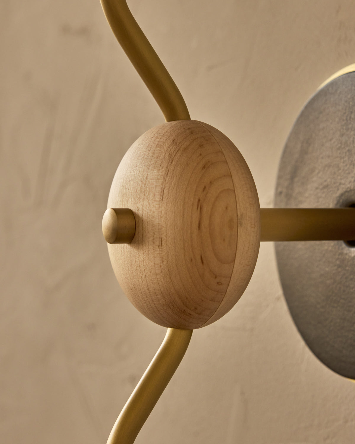 #ceramic-finish_almost black #metal-finish_satin brass #wood-finish_clear maple