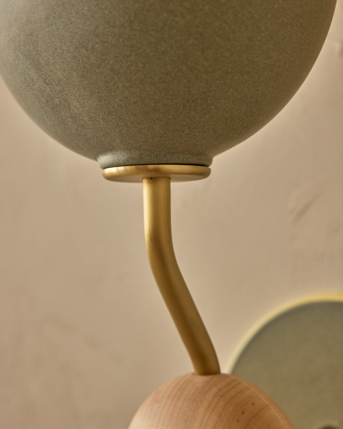 #ceramic-finish_olivine #metal-finish_satin brass #wood-finish_clear maple