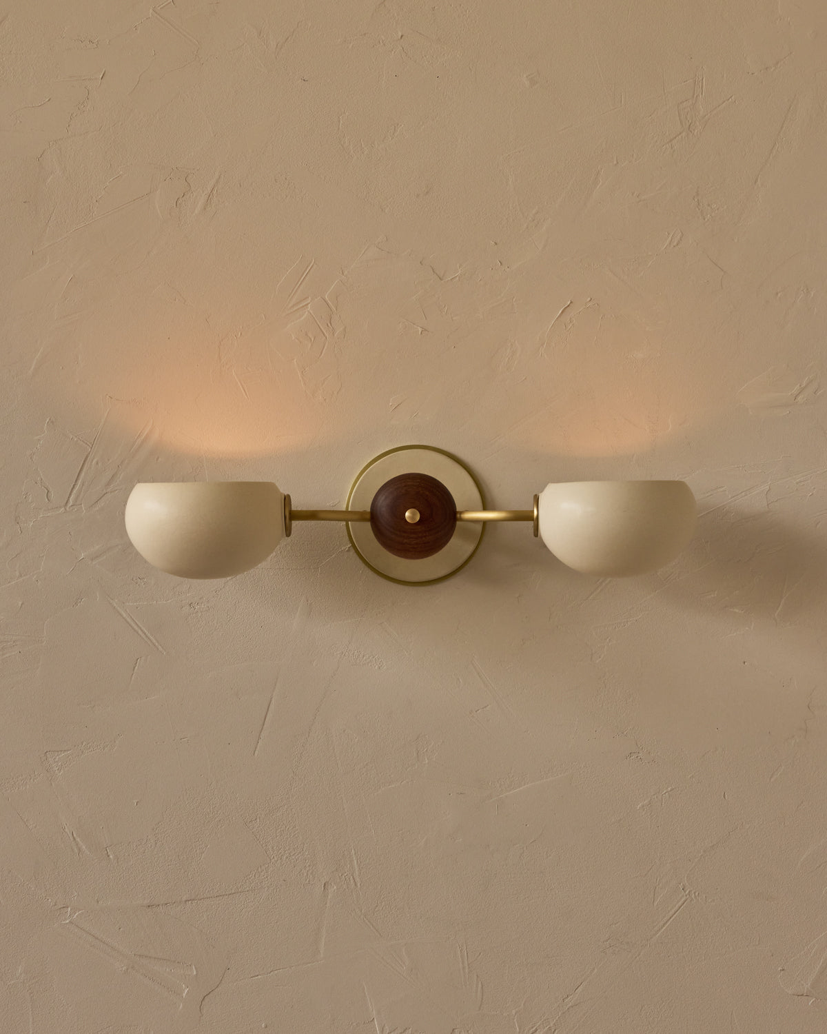 #ceramic-finish_dove #metal-finish_satin brass #wood-finish_black walnut