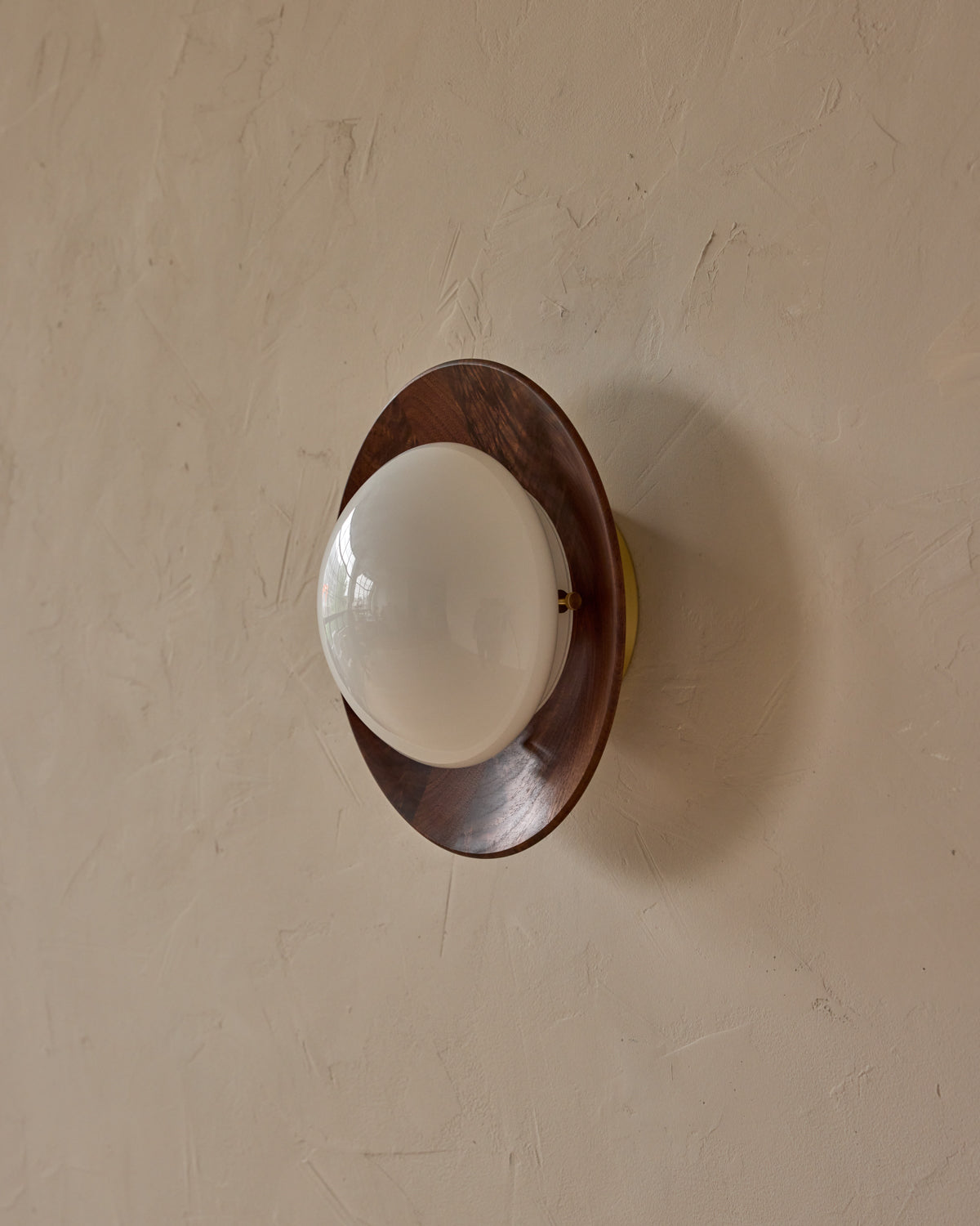 #shade-finish_black walnut #metal-finish_satin brass