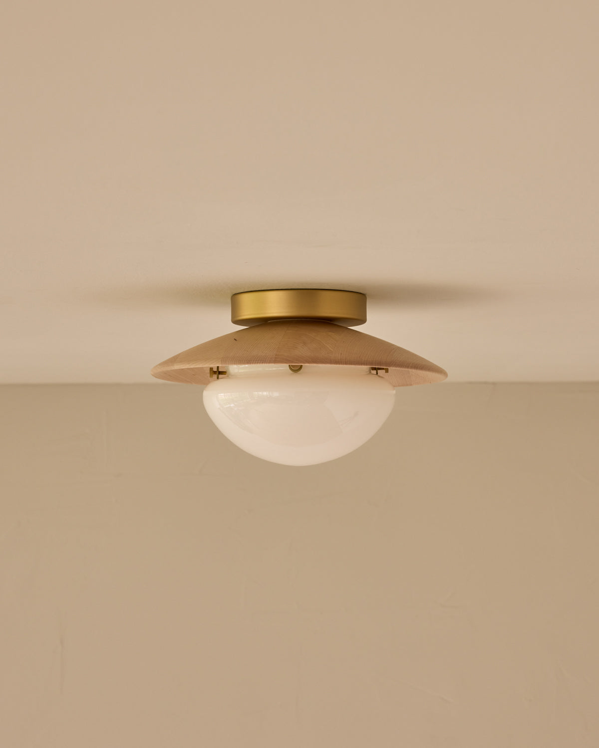 #shade-finish_clear maple #metal-finish_satin brass