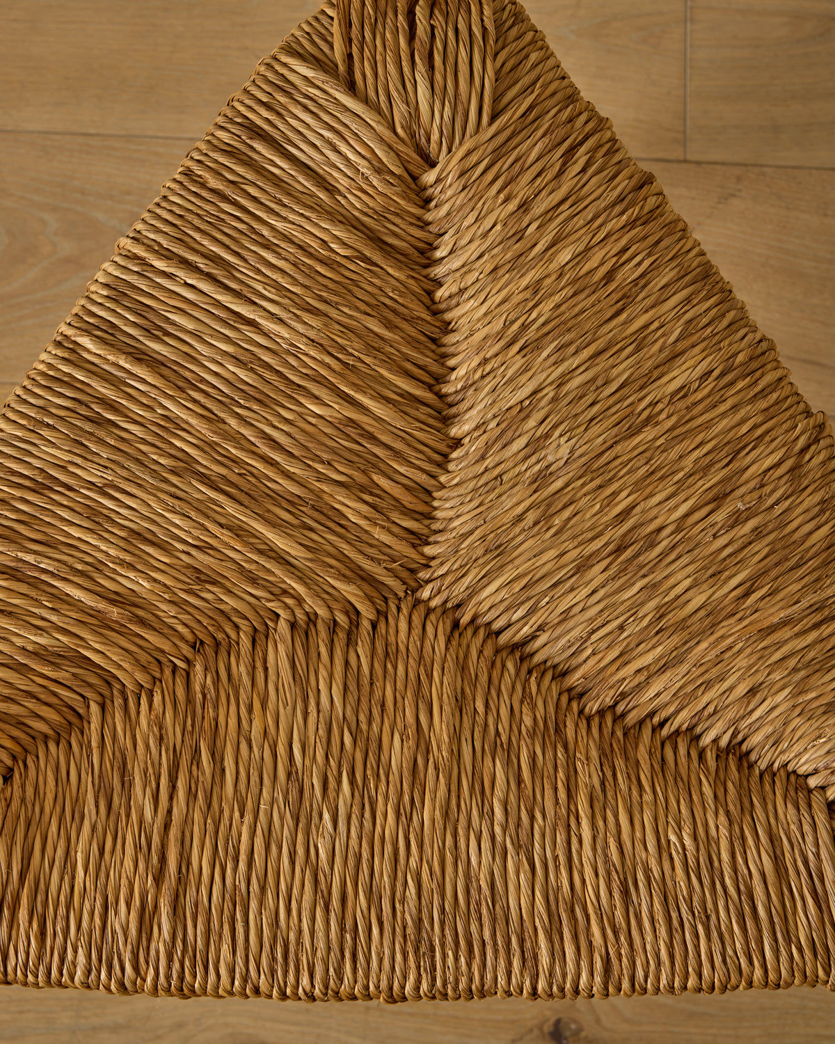 Bobbin Triangular Armchair
