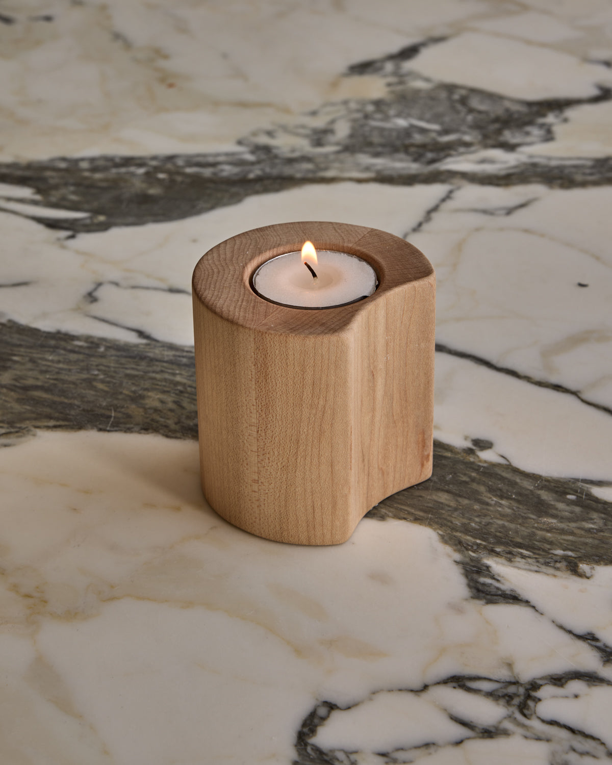 #wood-finish_clear maple #style_fluted