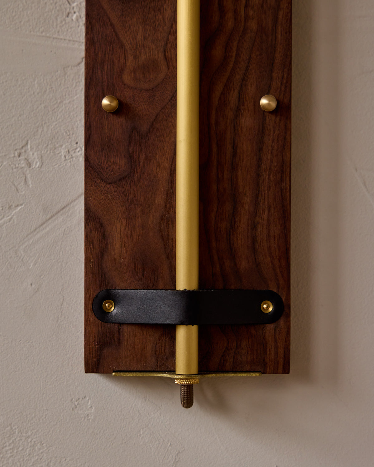 #leather-finish_black harness #wood-finish_black walnut #wiring_hardwired
