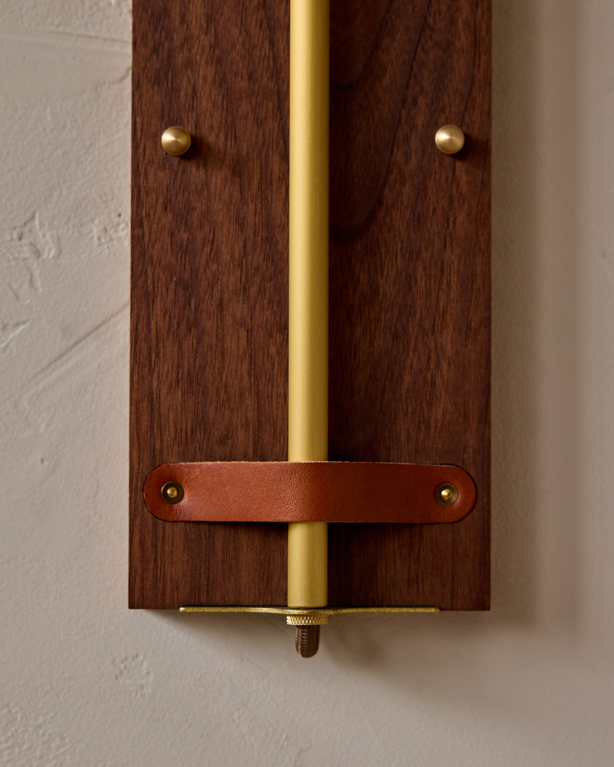 #leather-finish_tan harness #wood-finish_black walnut #wiring_hardwired