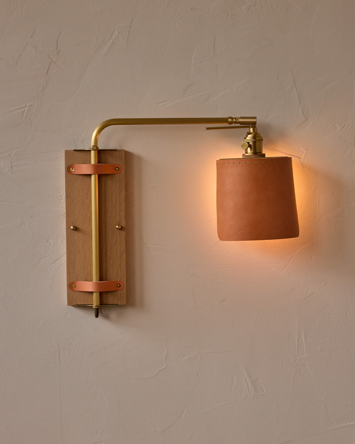 #leather-finish_natural harness #wood-finish_white oak #wiring_hardwired