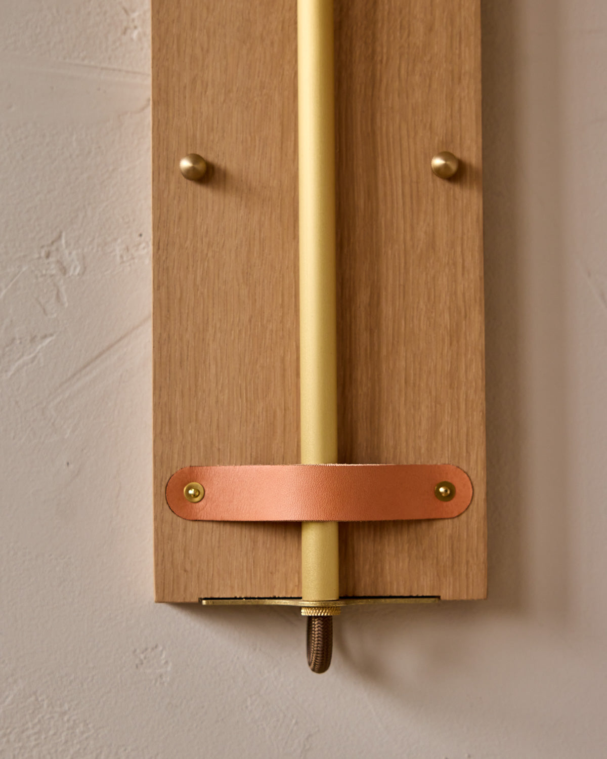 #leather-finish_natural harness #wood-finish_white oak #wiring_hardwired