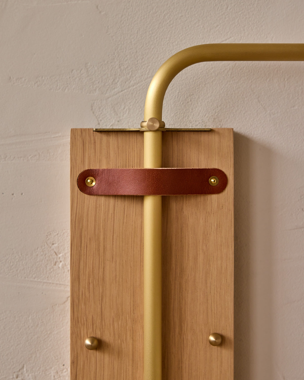 #leather-finish_tan harness #wood-finish_white oak #wiring_hardwired