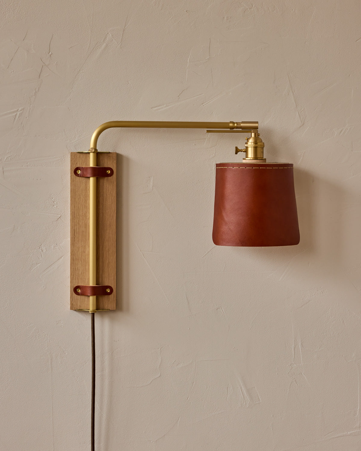 #leather-finish_tan harness #wood-finish_white oak #wiring_plug-in
