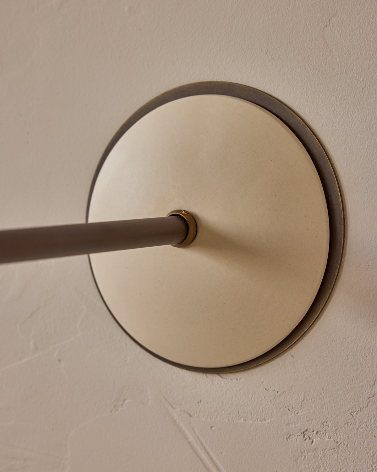 #shade-finish_biscuit ceramic
#metal-finish_antique brass
#globe_milk glass