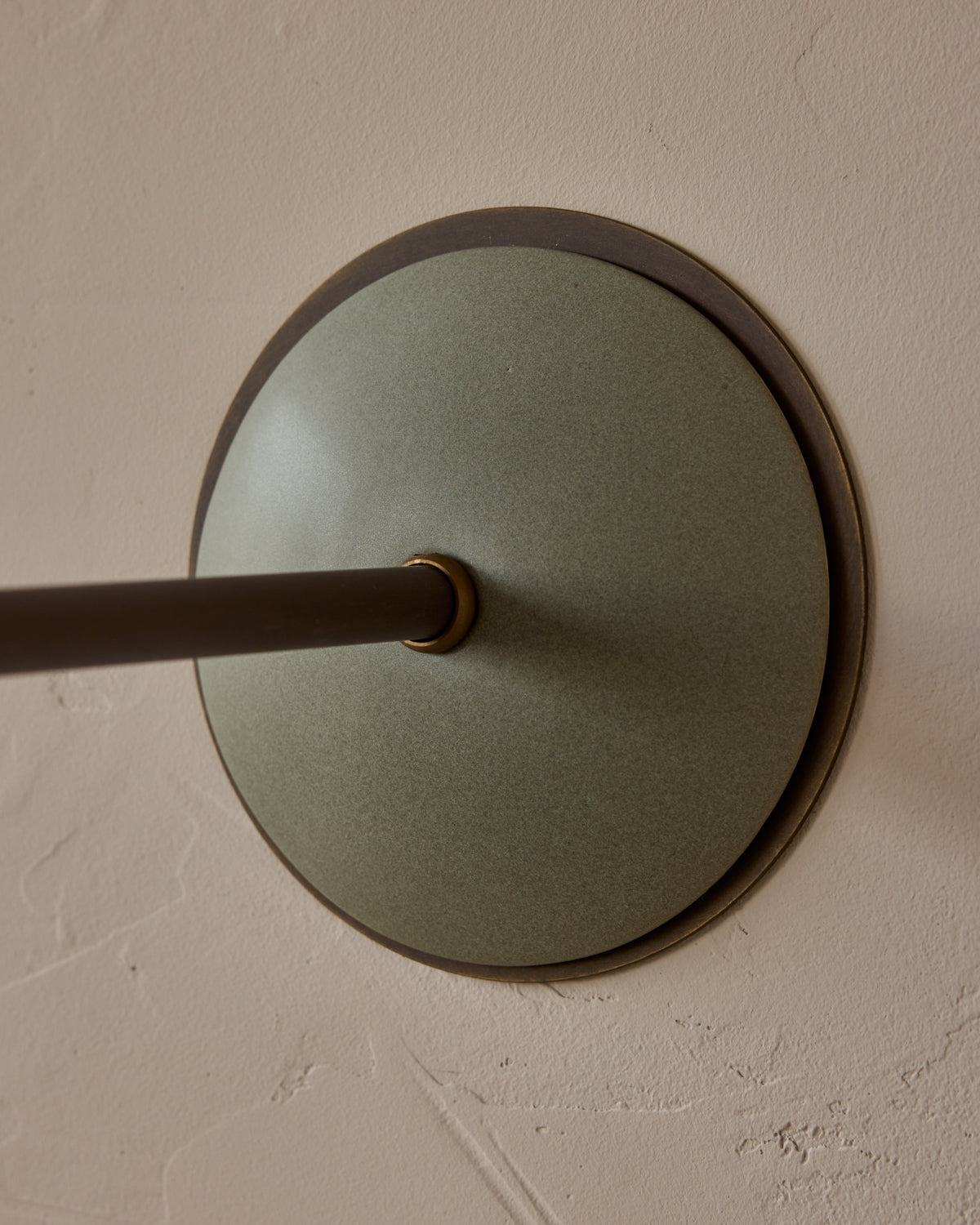 #shade-finish_olivine ceramic
#metal-finish_antique brass
#globe_clear glass