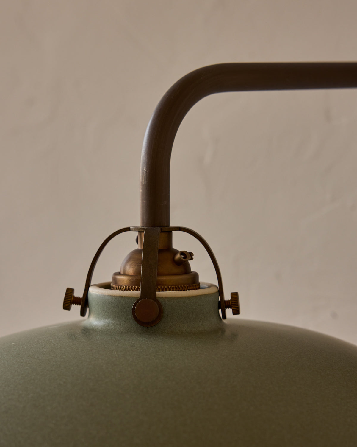 #shade-finish_olivine ceramic
#metal-finish_antique brass
#globe_milk glass