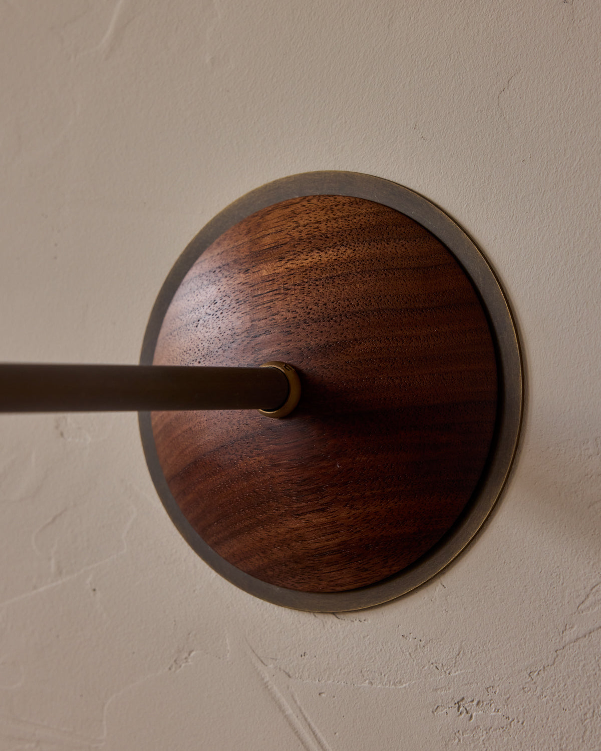 #shade-finish_black walnut
#metal-finish_antique brass
#globe_milk glass