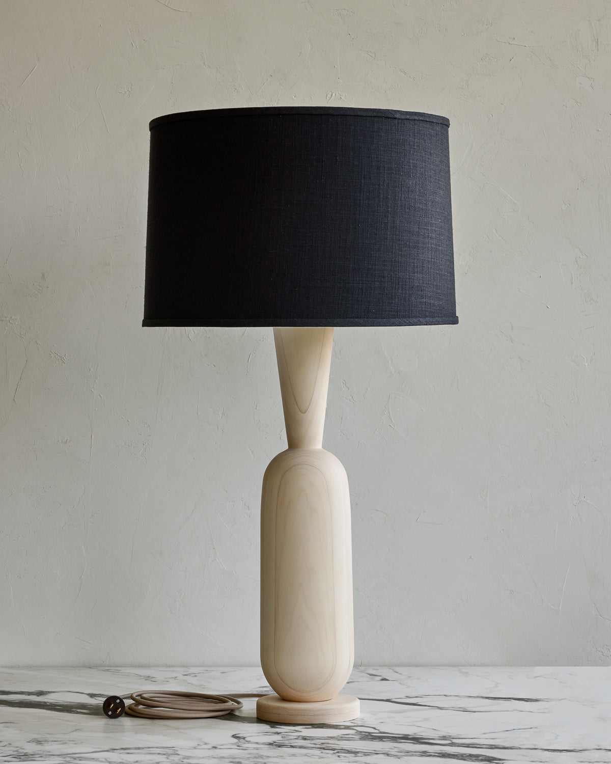 #wood-finish_aspen
#shade-color_black linen