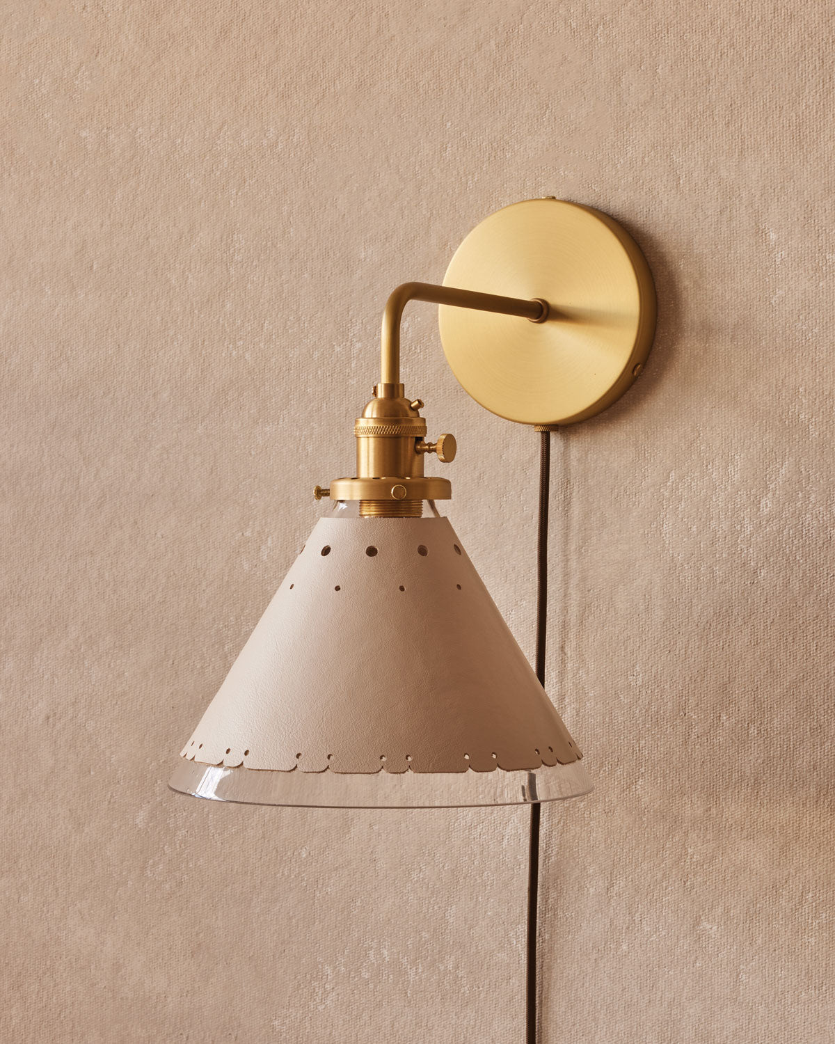 #leather-finish_dogwood #wiring_plug-in