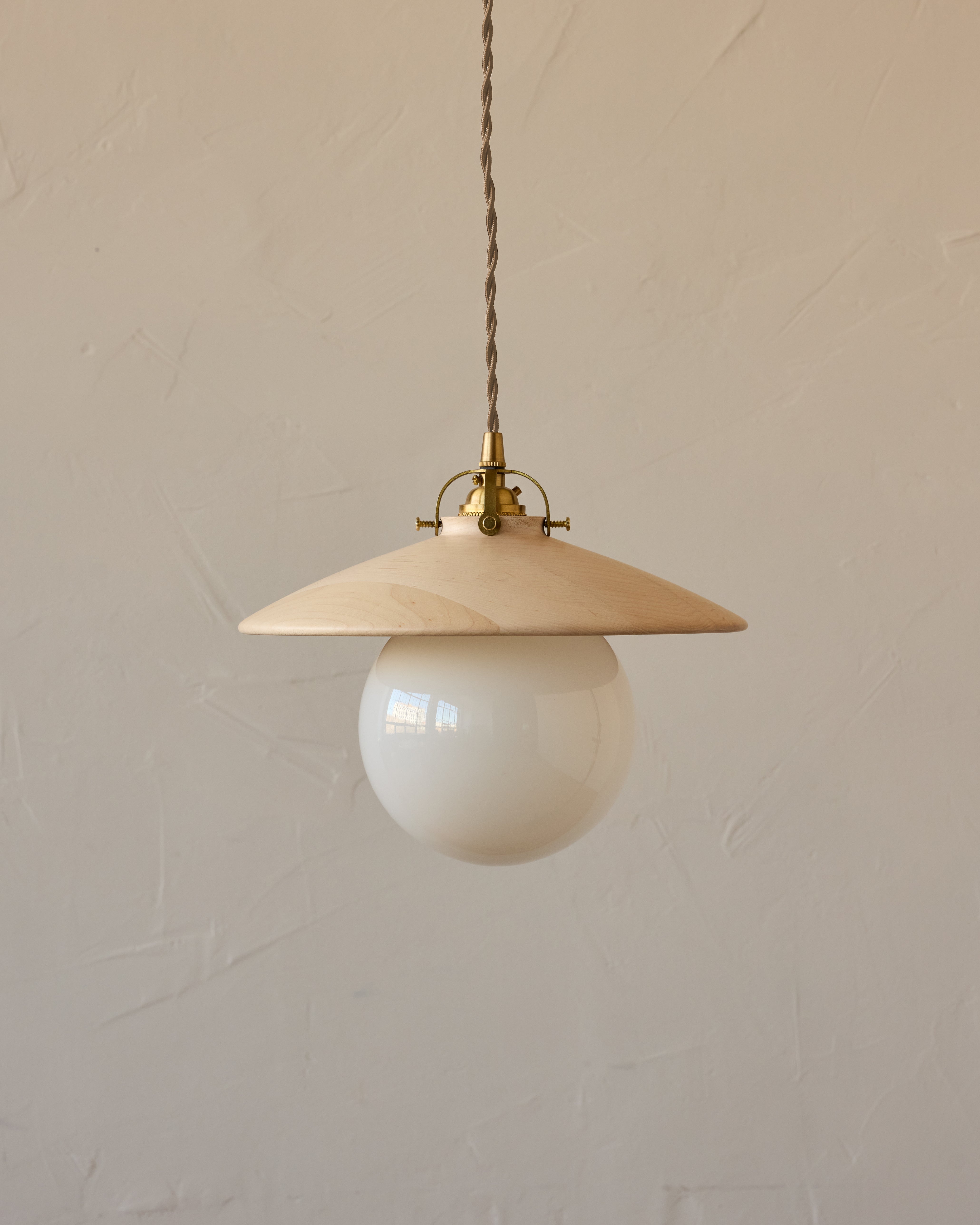 #shade-finish_clear maple #Cord-Color---Glass_beige Cord - white Globe