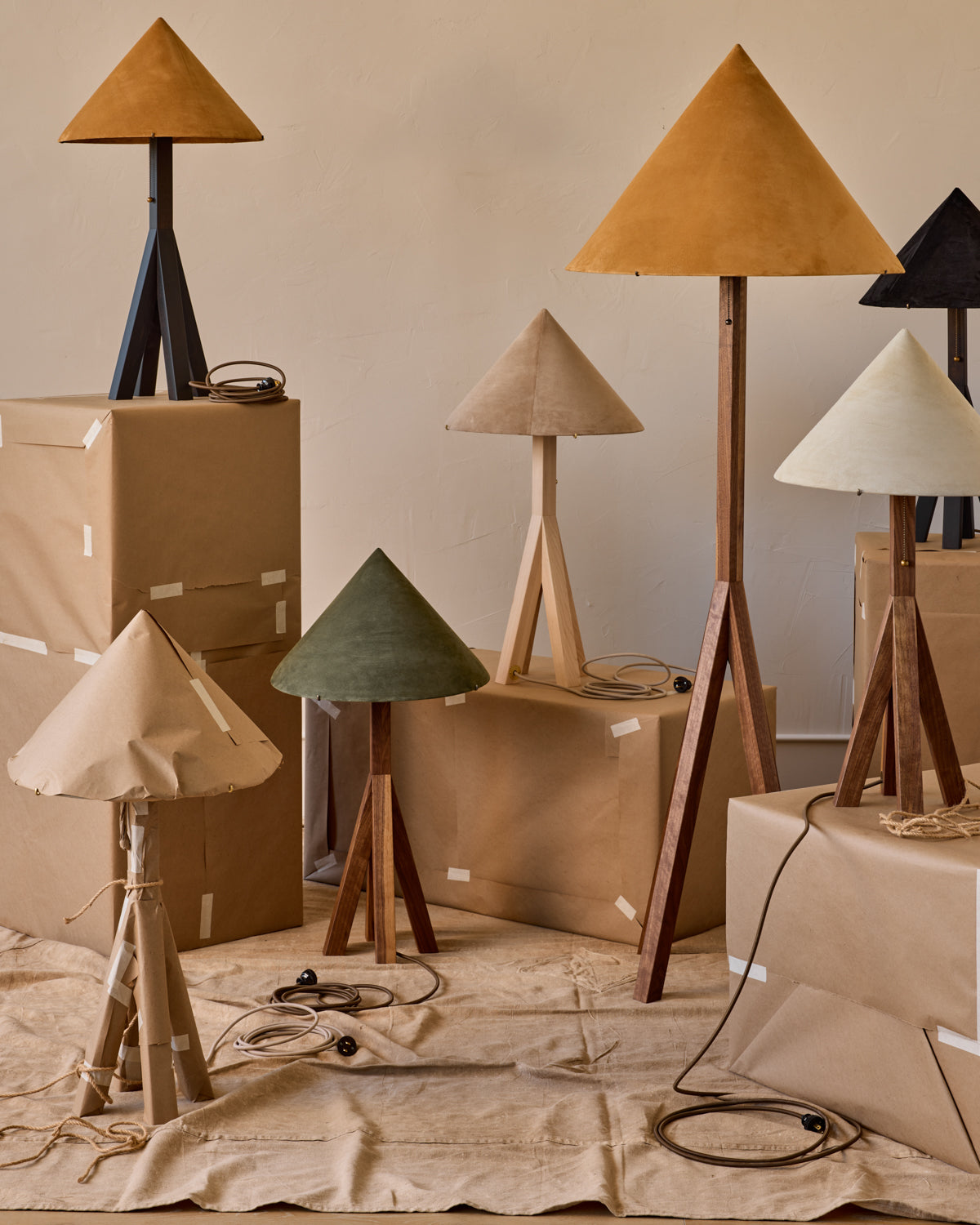 #shade-finish_beige suede
#wood-finish_clear maple