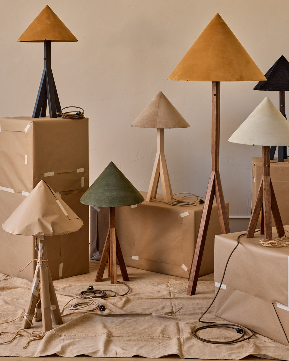 #shade-finish_beige suede
#wood-finish_clear maple