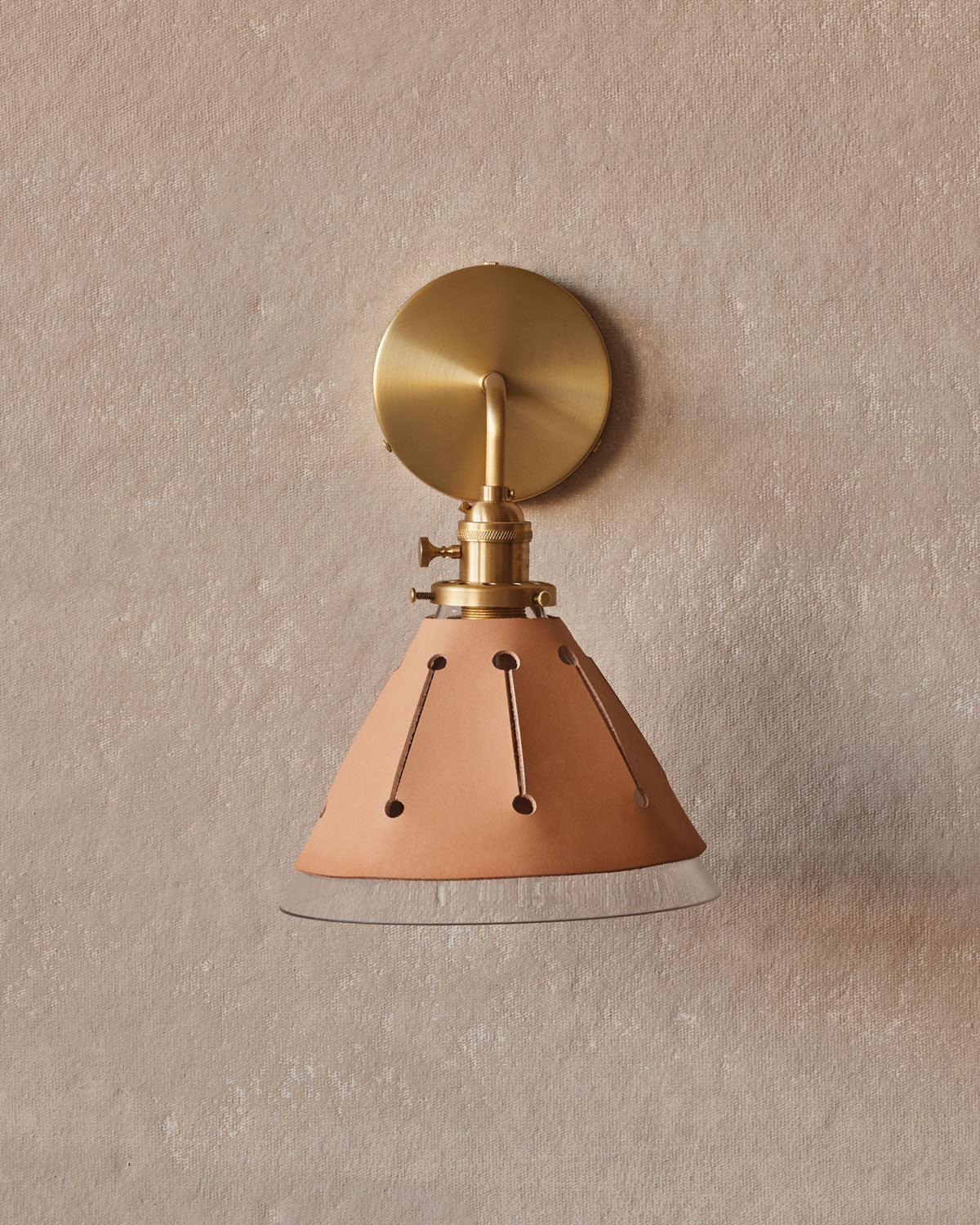 #leather-finish_natural tan #wiring_hardwired