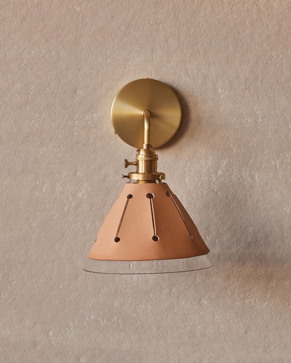 #leather-finish_natural tan #wiring_hardwired