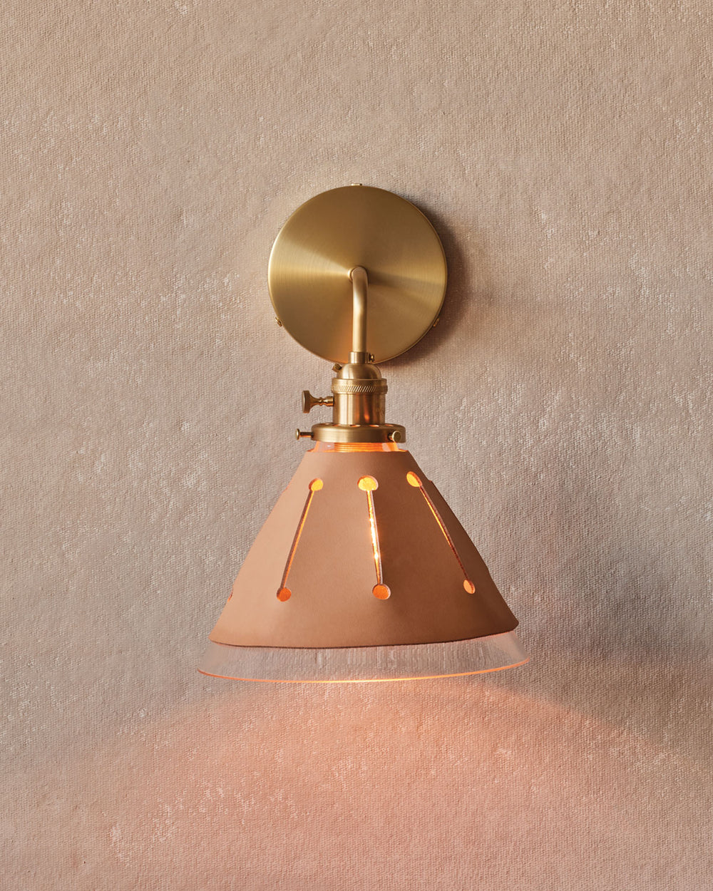 #leather-finish_natural tan #wiring_hardwired