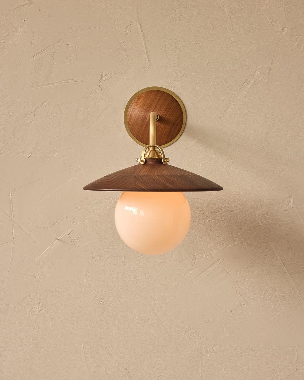 #shade-finish_black walnut
#metal-finish_satin brass
#globe_milk glass