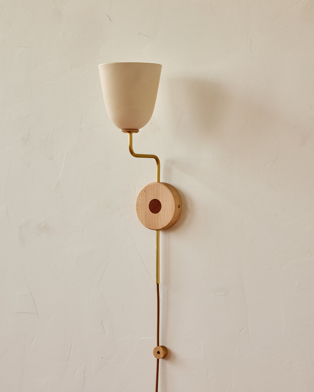 #shade-finish_dove #Metal-+-Wood-Finish_Satin Brass / Clear Maple #wiring_plug-in