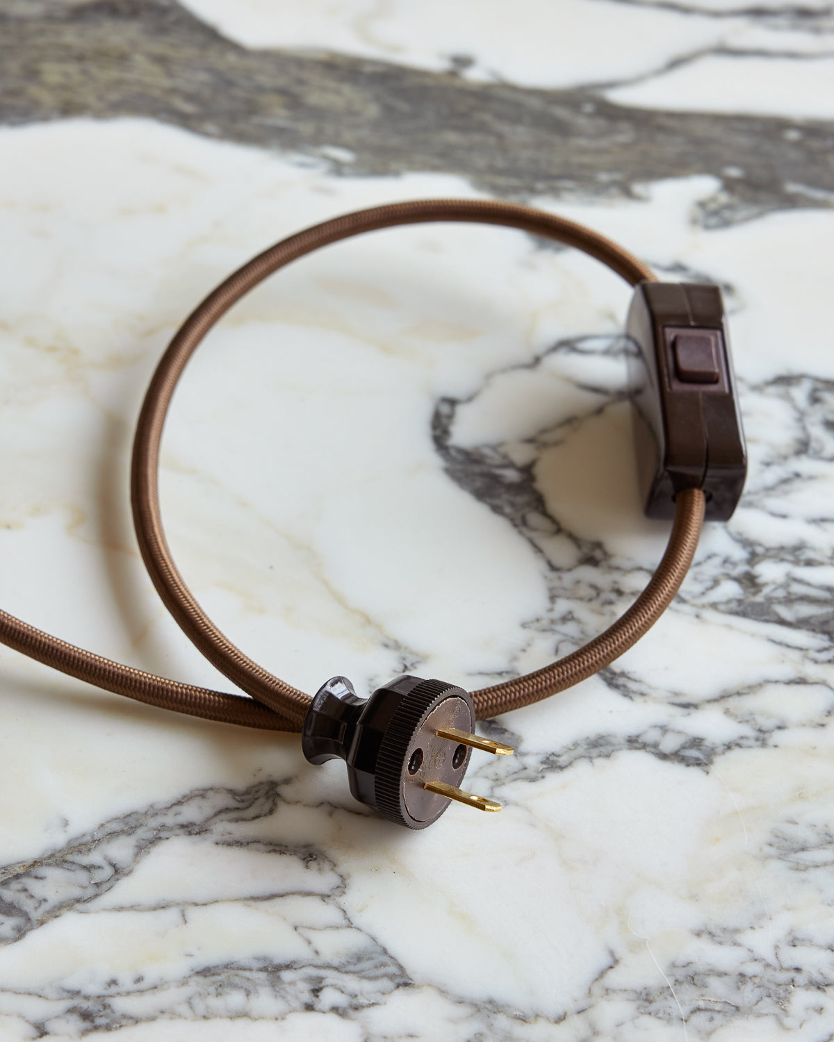 #Metal-+-Wood-Finish_Antique Brass / Black Walnut #wiring_plug-in