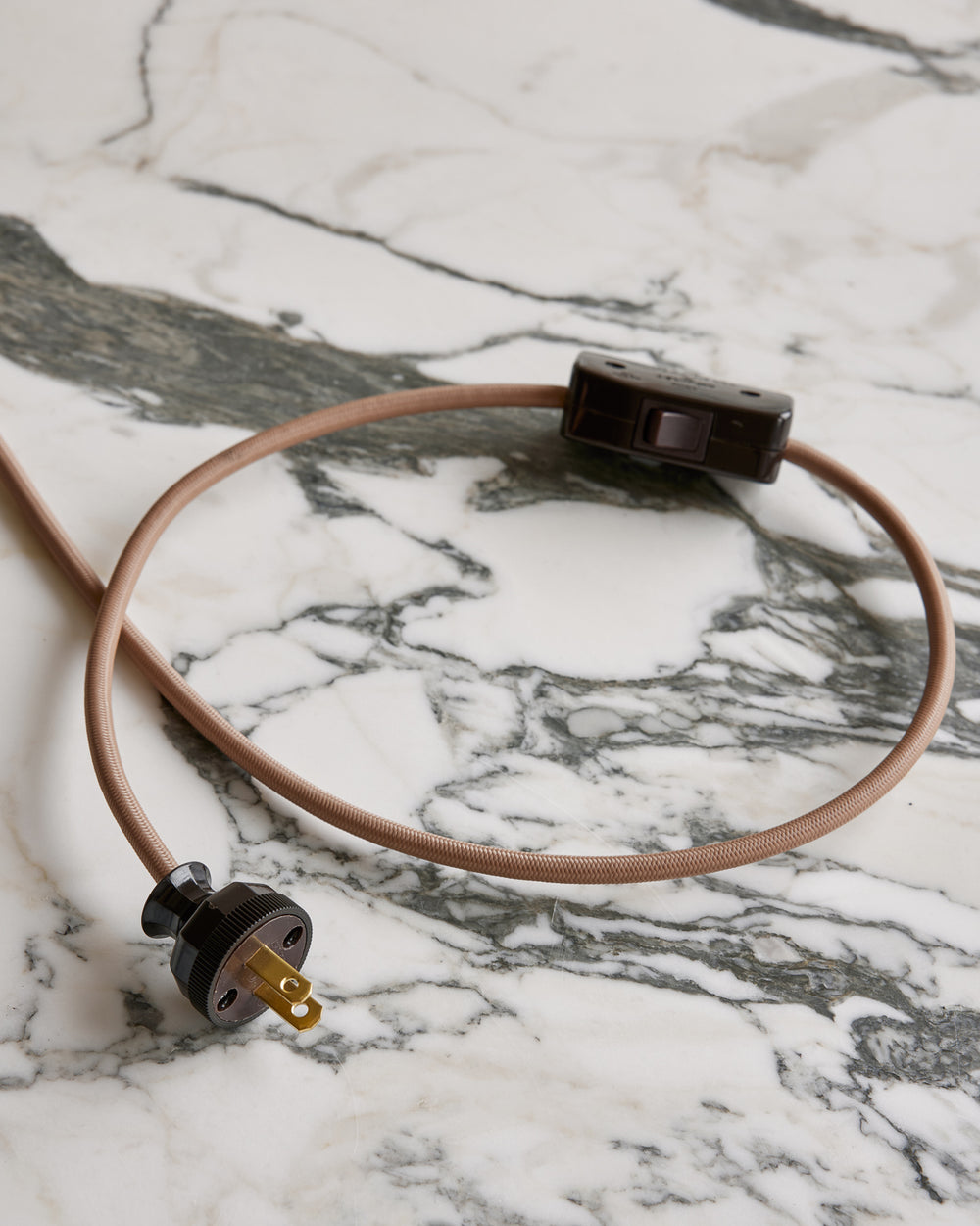 #Metal-+-Wood-Finish_Satin Brass / Black Walnut #wiring_plug-in