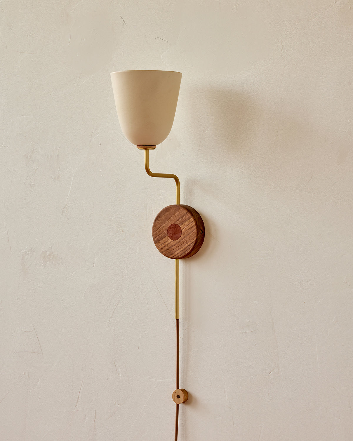 #shade-finish_dove #Metal-+-Wood-Finish_Satin Brass / Black Walnut #wiring_plug-in