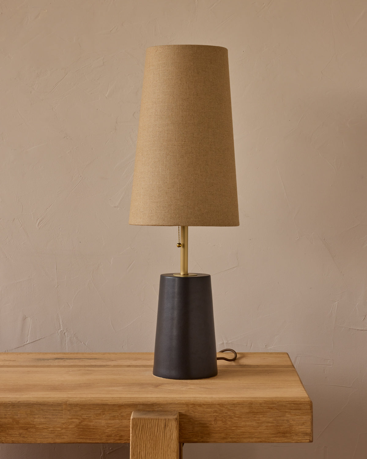 #ceramic-finish_ebony ceramic #shade-color_flax linen