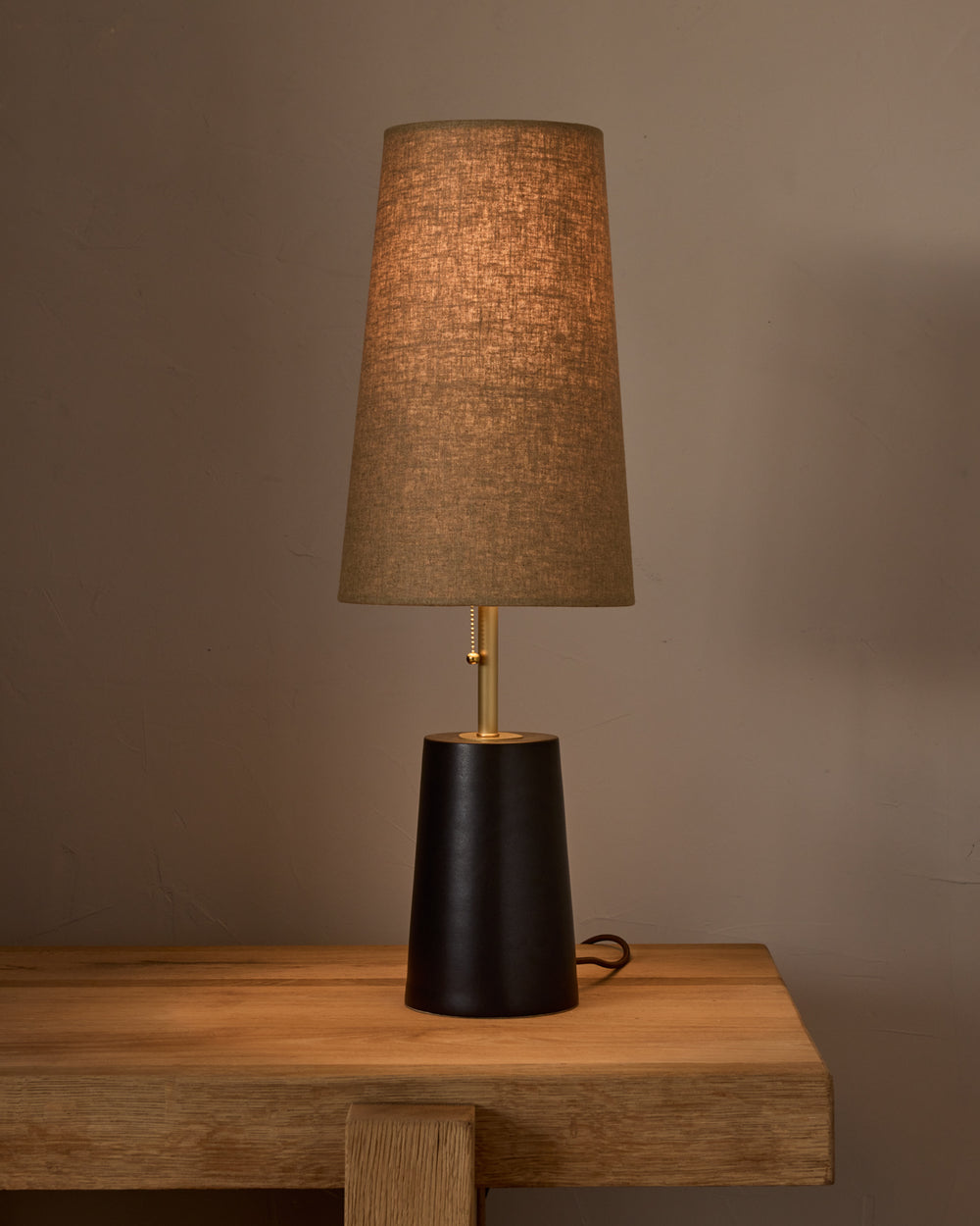 #ceramic-finish_ebony ceramic #shade-color_flax linen