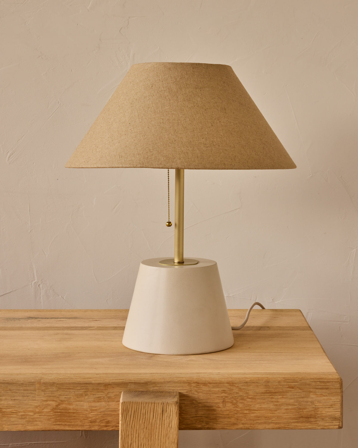 #ceramic-finish_dogwood ceramic #shade-color_flax linen