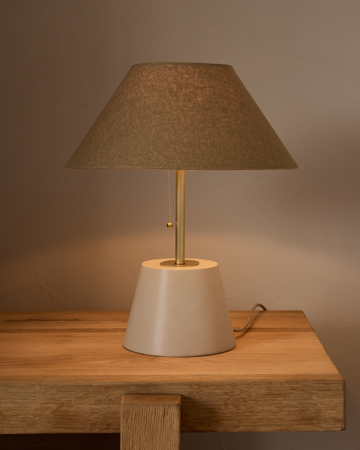 #ceramic-finish_dogwood ceramic #shade-color_flax linen