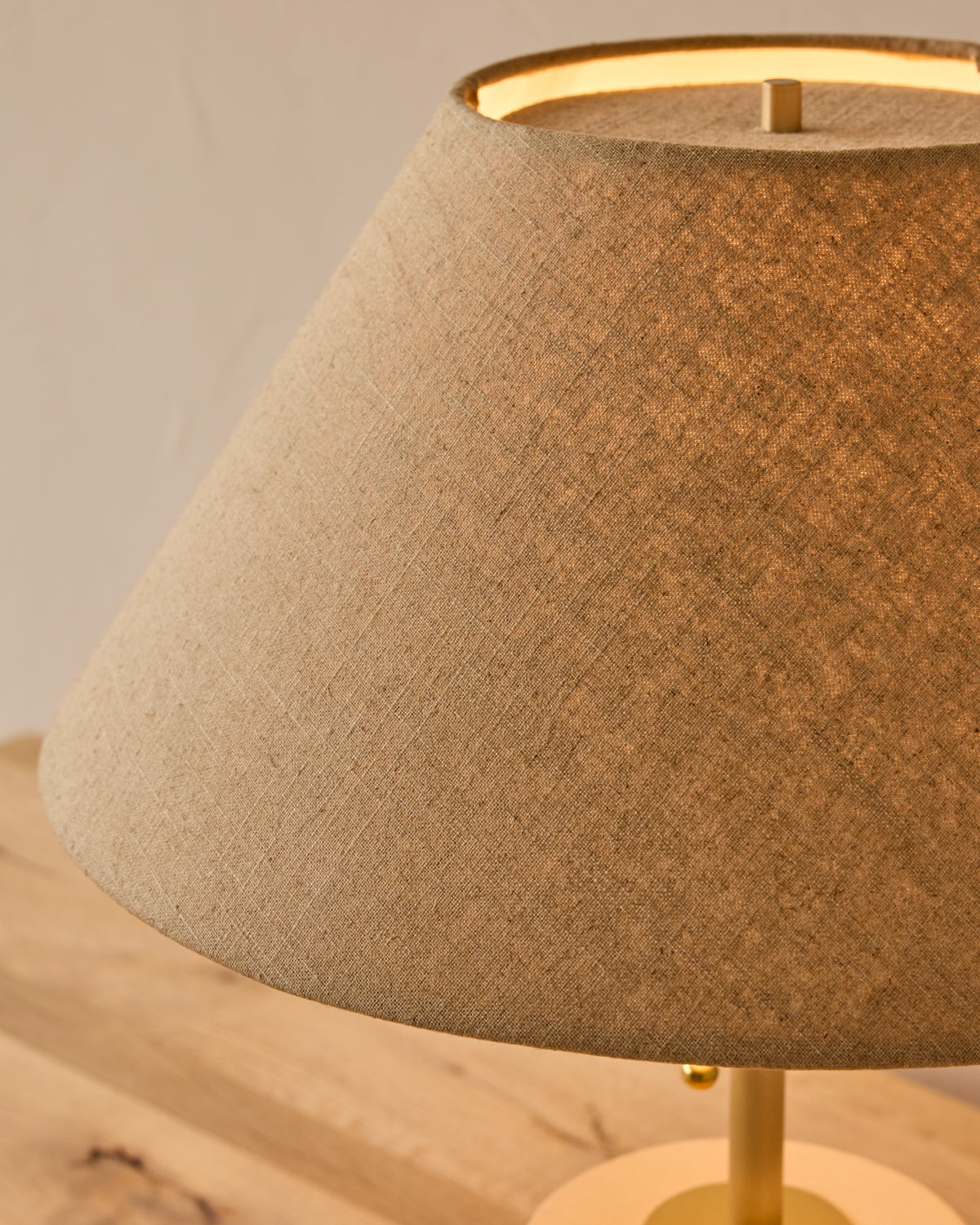 #ceramic-finish_dogwood ceramic #shade-color_flax linen