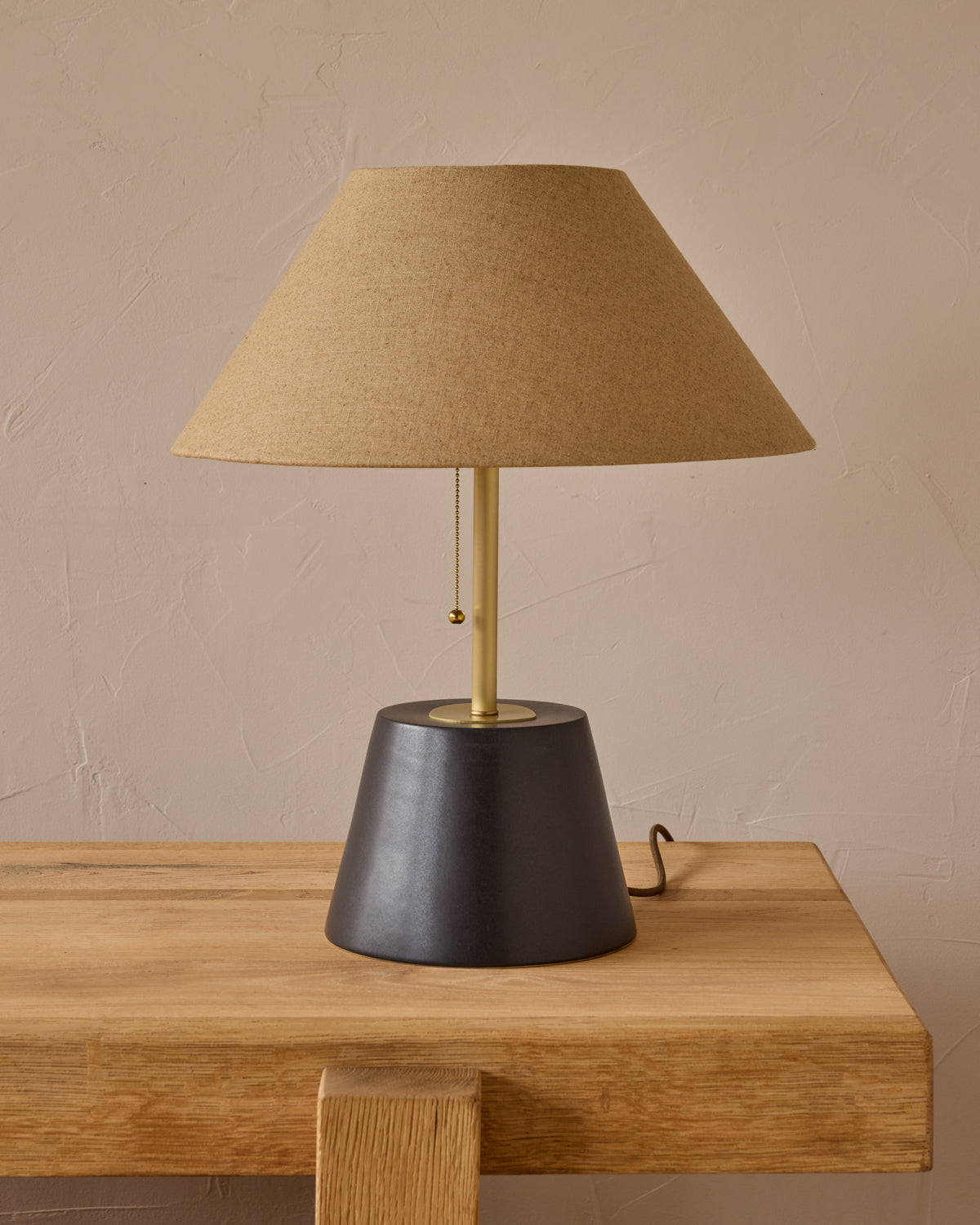 #ceramic-finish_ebony ceramic #shade-color_flax linen